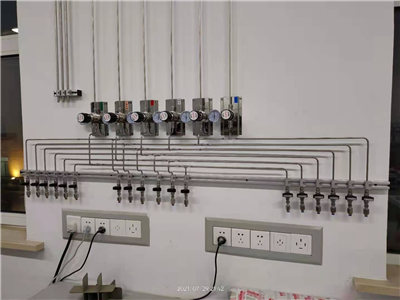 油田實驗室氣體系統安裝圖片